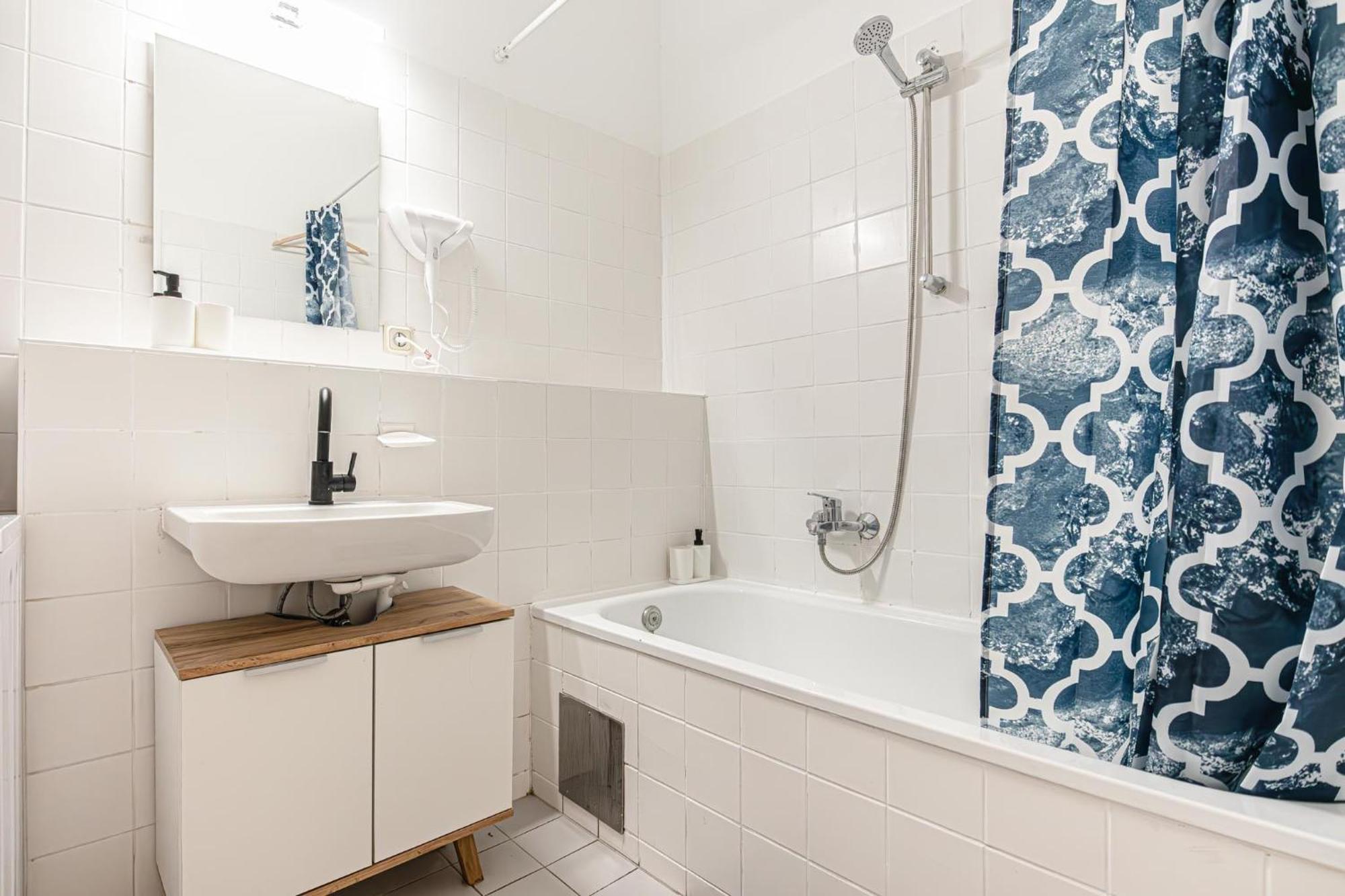 Apartment Comfortable 2br & 1lr In Wien