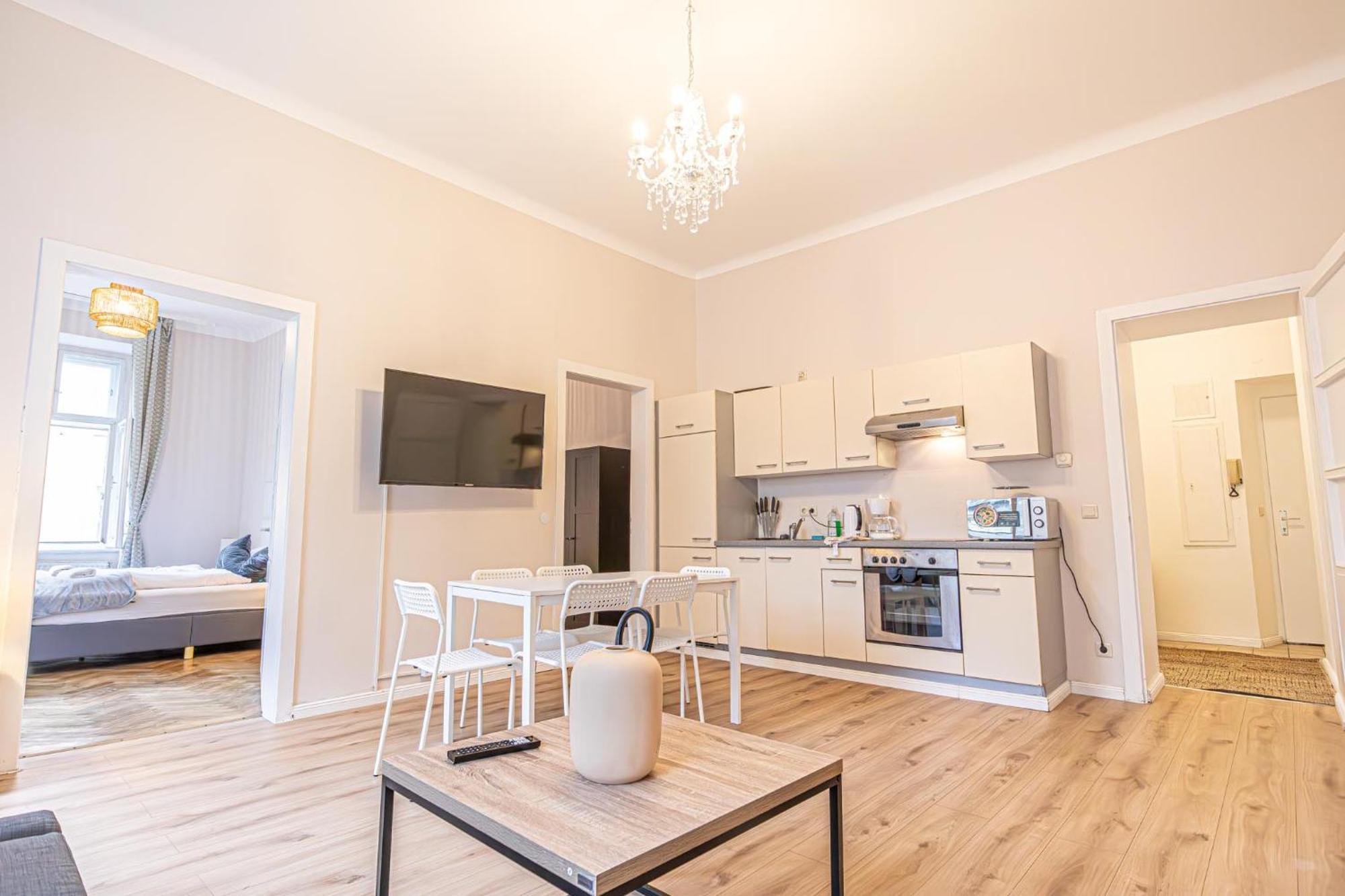 Comfortable 2br & 1lr In Wien