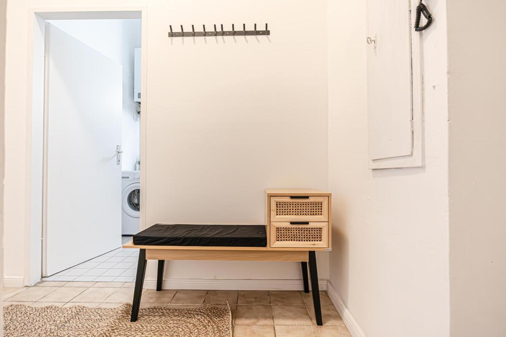 Comfortable 2br & 1lr In Apartment