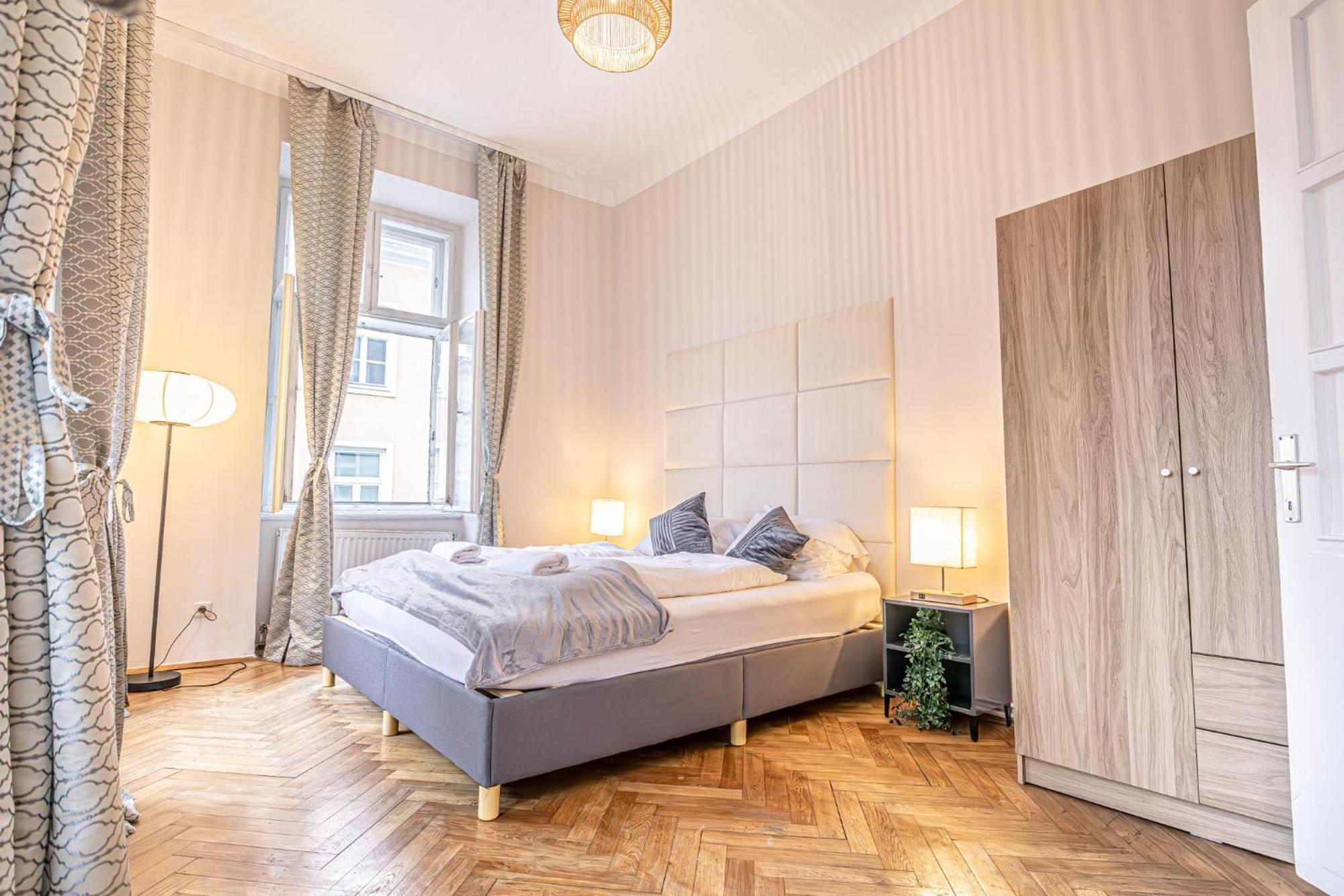 Comfortable 2br & 1lr In Apartment Wien